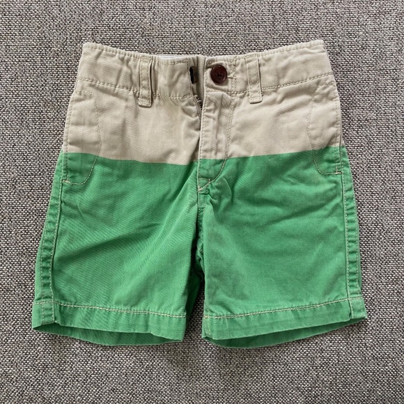 Baby Gap Other - Baby Gap 18-24 months shorts (khaki and green)